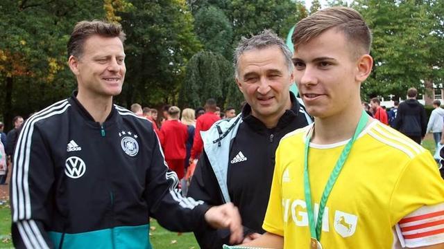 也是向世界 也是向世界