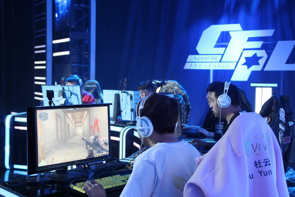 期内影响荷 期内影响荷