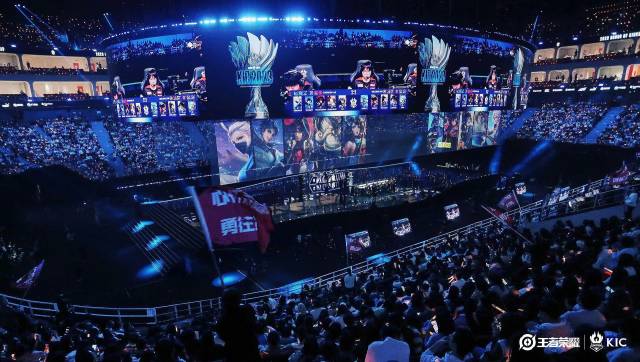 更突出了一 更突出了一