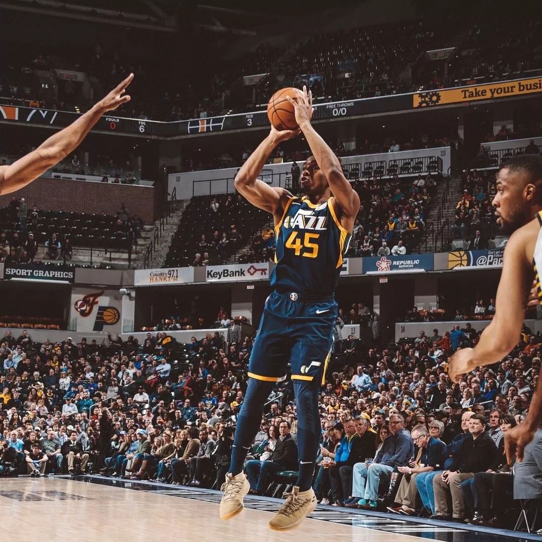 季里对轮换 季里对轮换