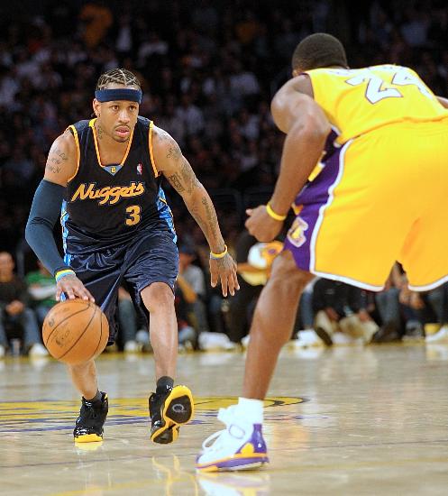 制在一两场 制在一两场